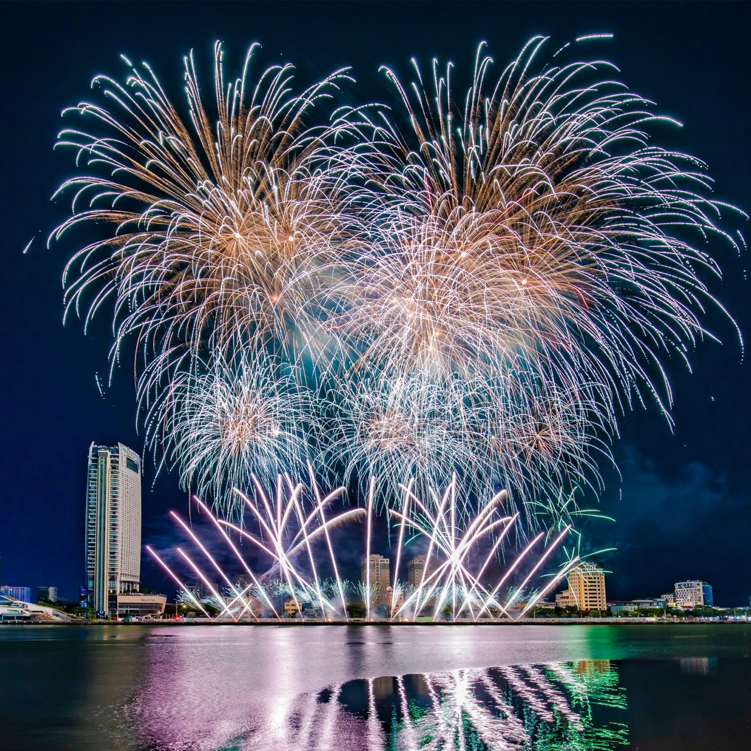 Latest information about Danang International Fireworks Festival 2024