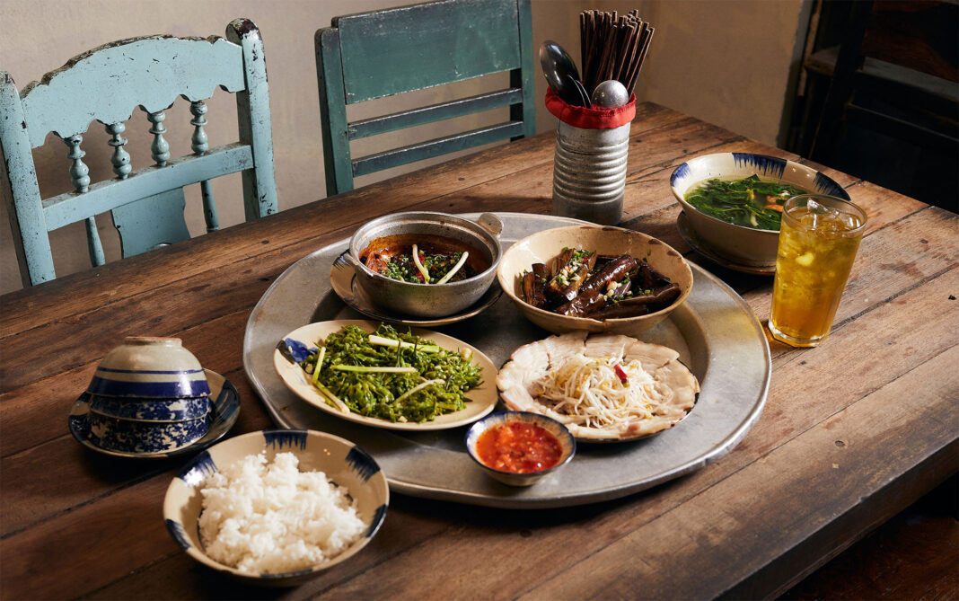 Bếp Hên - Traditional Vietnamese Family Meal